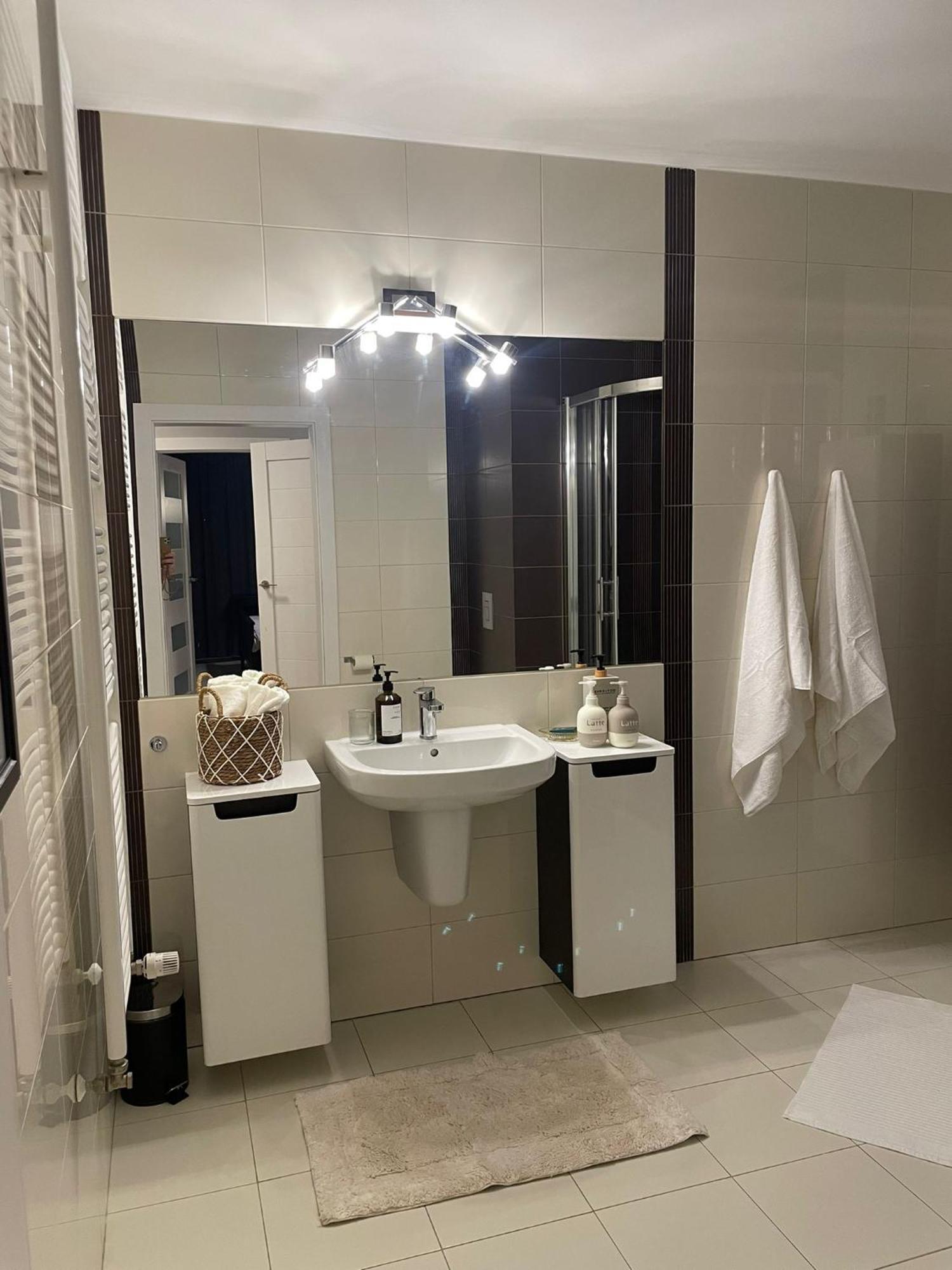 Center - With Free Parking Apartament
